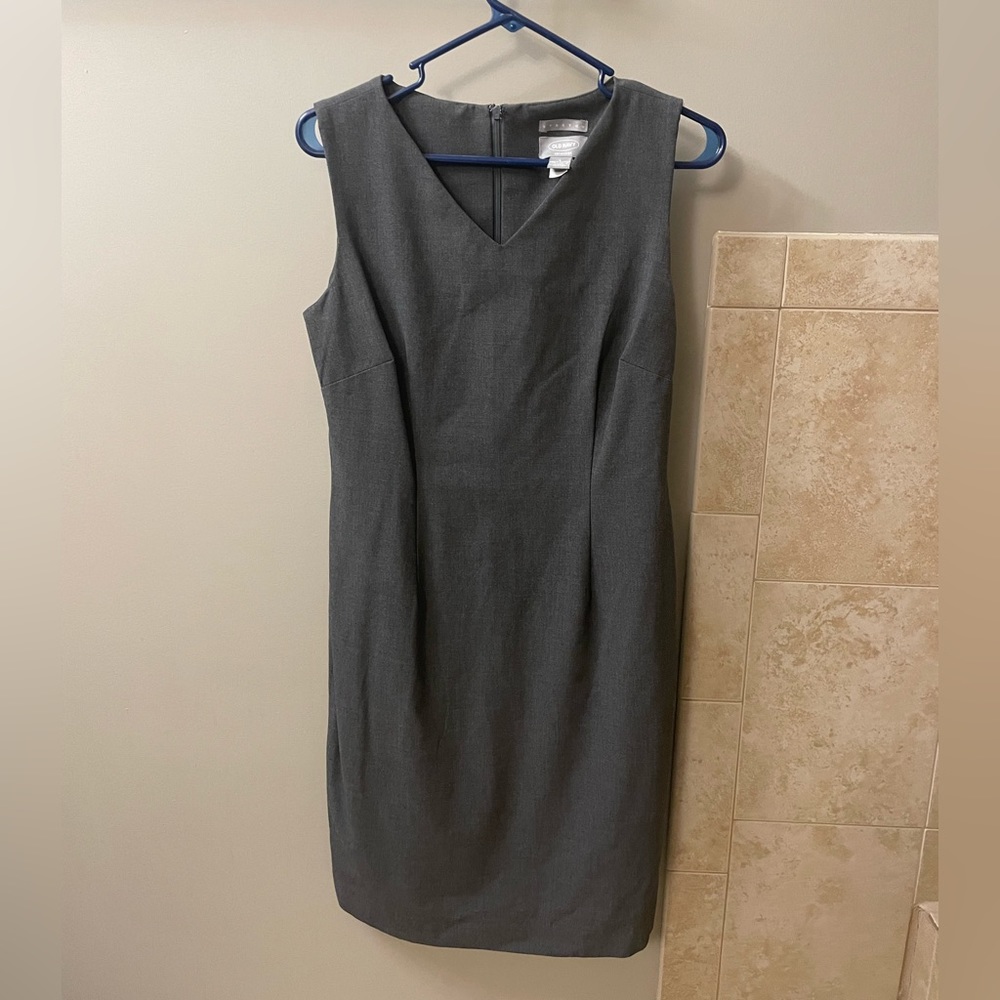 Old navy stretch sleeveless v neck sheath dress